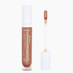 Adopt Glittery Lip Gloss With A Wow Effect!