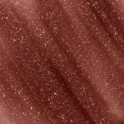 Adopt Glittery Lip Gloss With A Wow Effect!