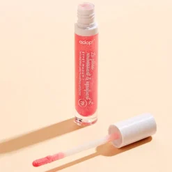 Adopt Glittery Lip Gloss With A Wow Effect!