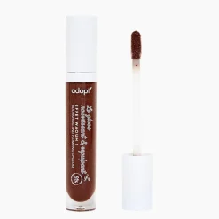Adopt Glittery Lip Gloss With A Wow Effect!